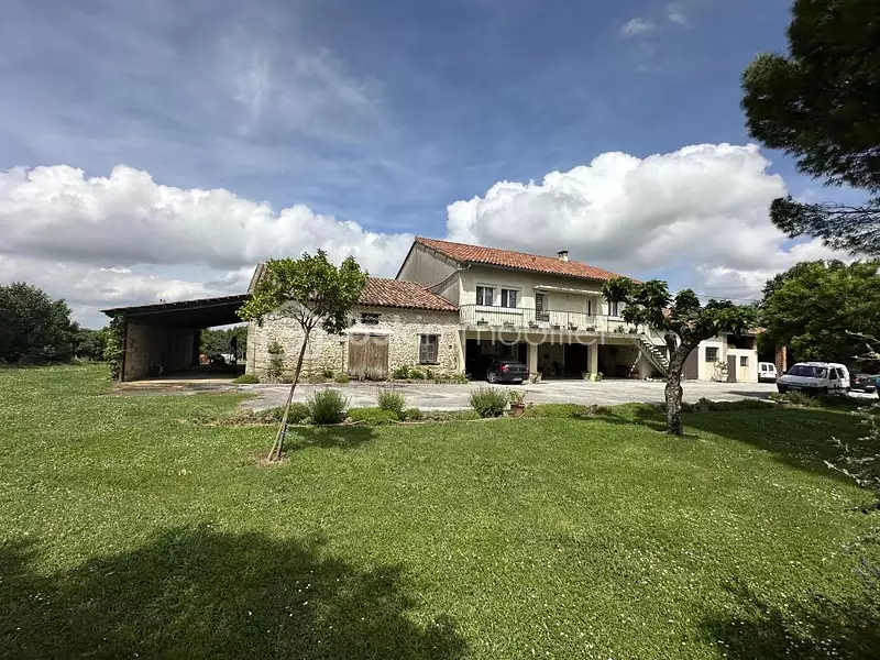 Maison, 330 m²
