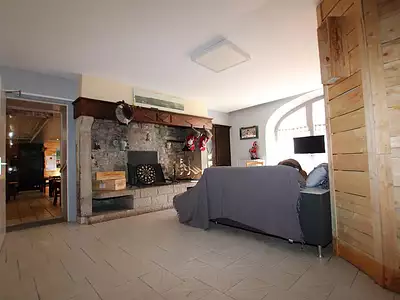 Maison, 1 300 m²