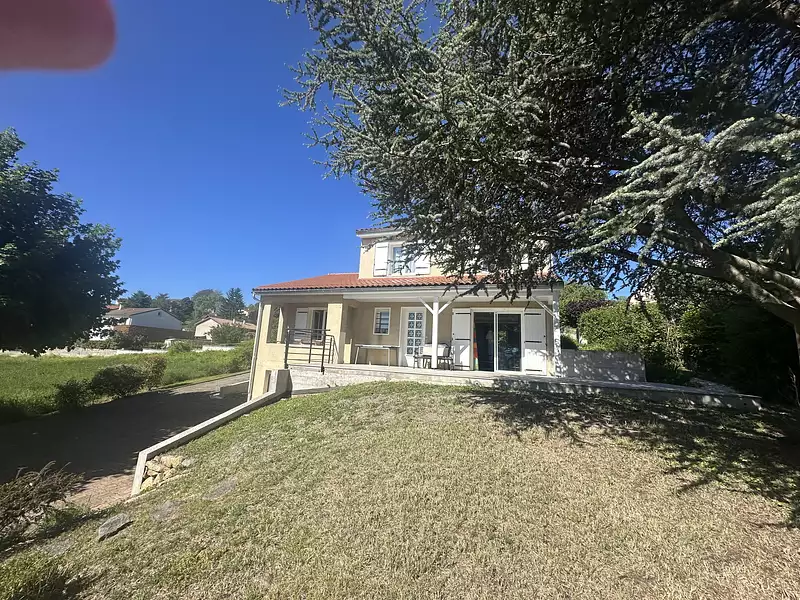 Maison, 166 m²