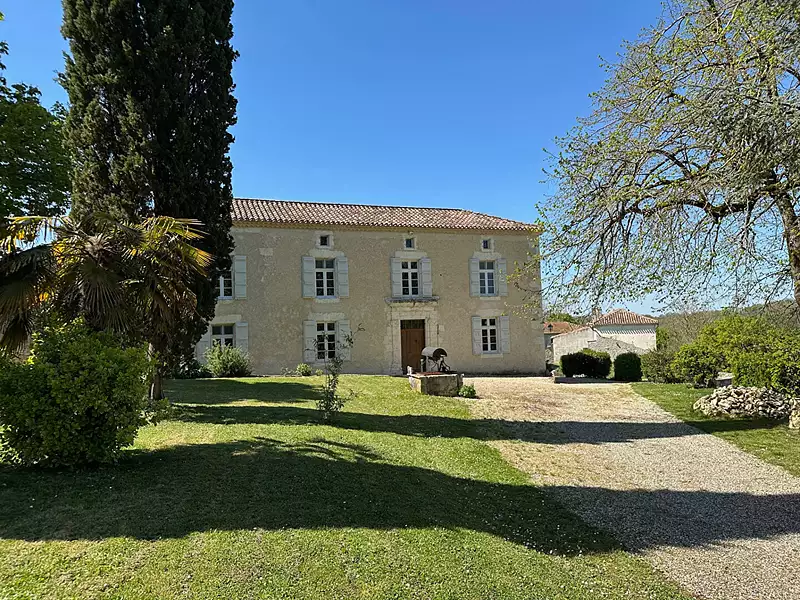 Maison, 245 m²