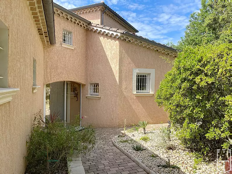 Maison, 204 m²