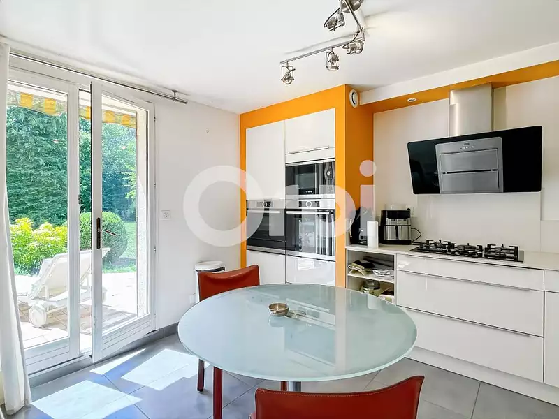 Maison, 167 m²
