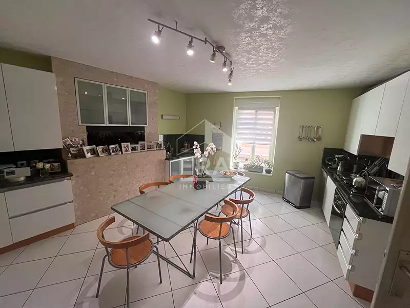 Maison, 210 m²