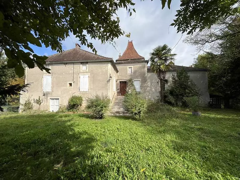 Maison, 600 m²