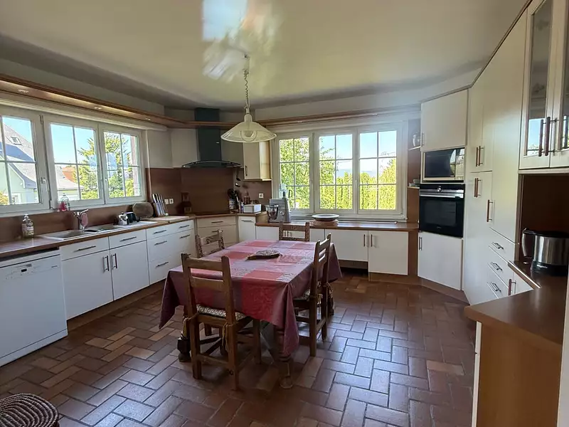 Maison, 246 m²