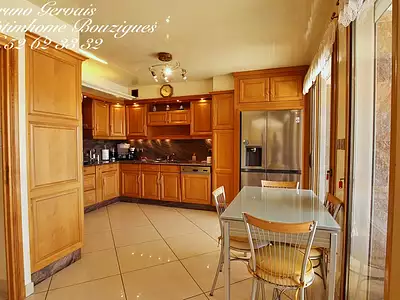 Maison, 250 m²