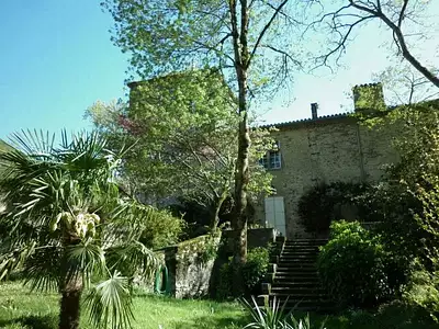 Maison, 1 700 m²