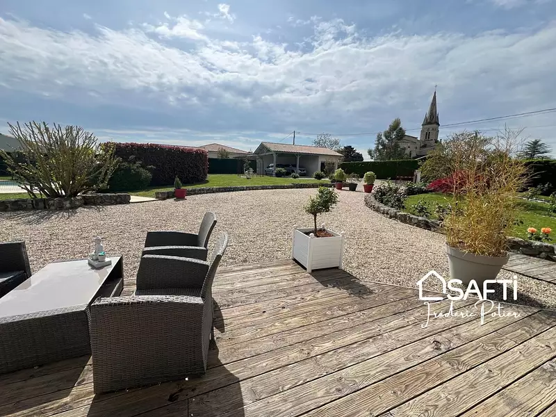 Maison, 275 m²