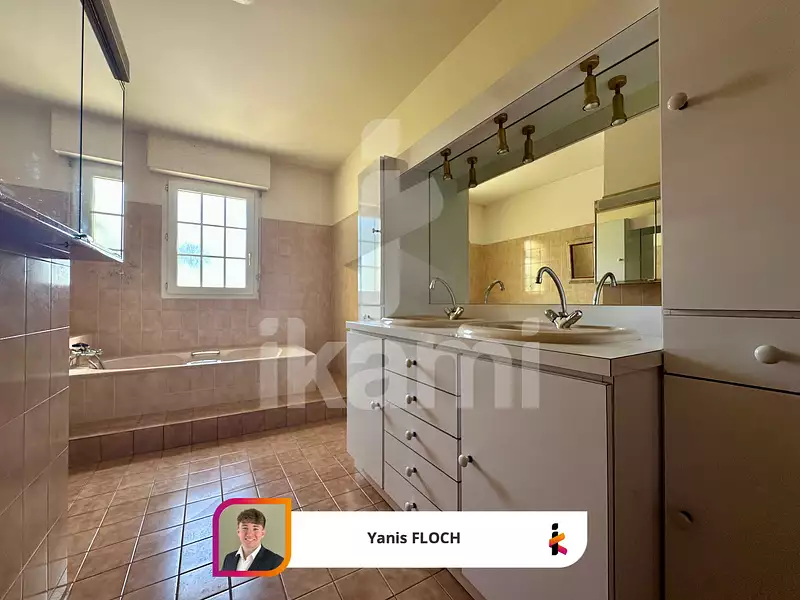 Maison, 197 m²