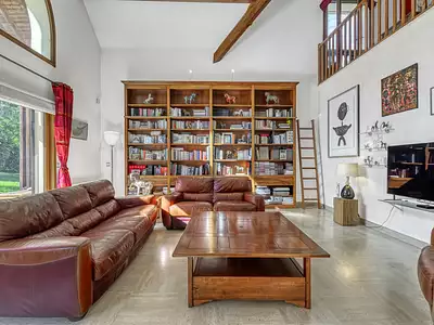 Maison, 240 m²
