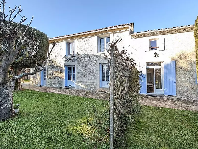 Maison, 374 m²