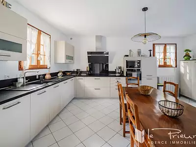 Maison, 210 m²