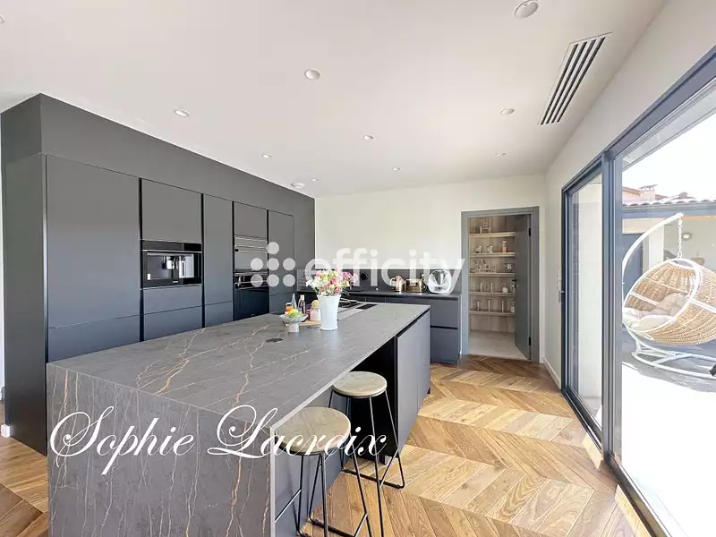 Maison, 191 m²
