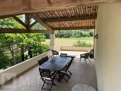 Maison, 640 m²