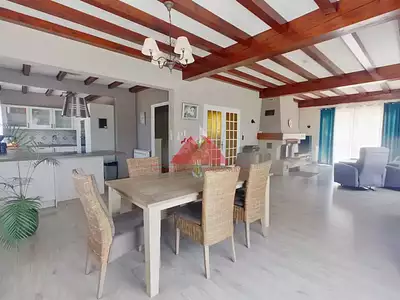 Maison, 238 m²