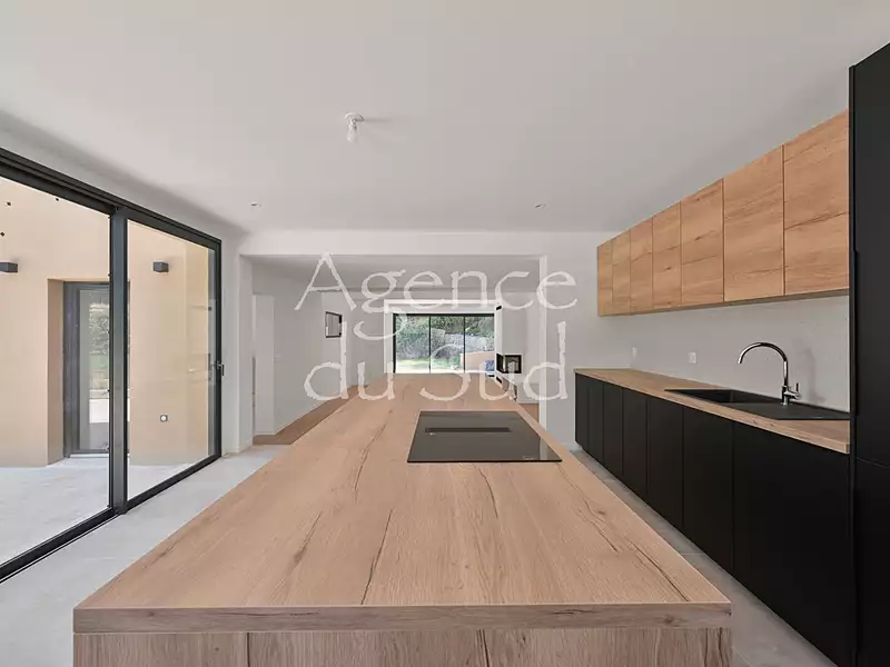 Maison, 180 m²