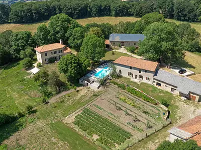 Maison, 590 m²