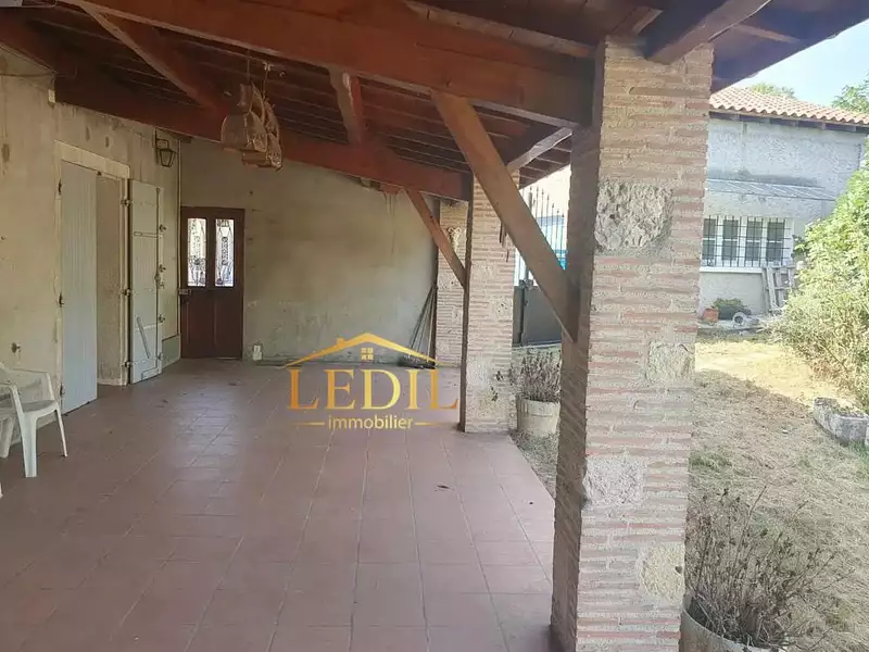 Maison, 196 m²