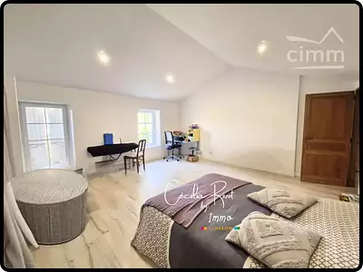 Maison, 230 m²