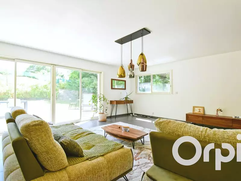 Maison, 220 m²