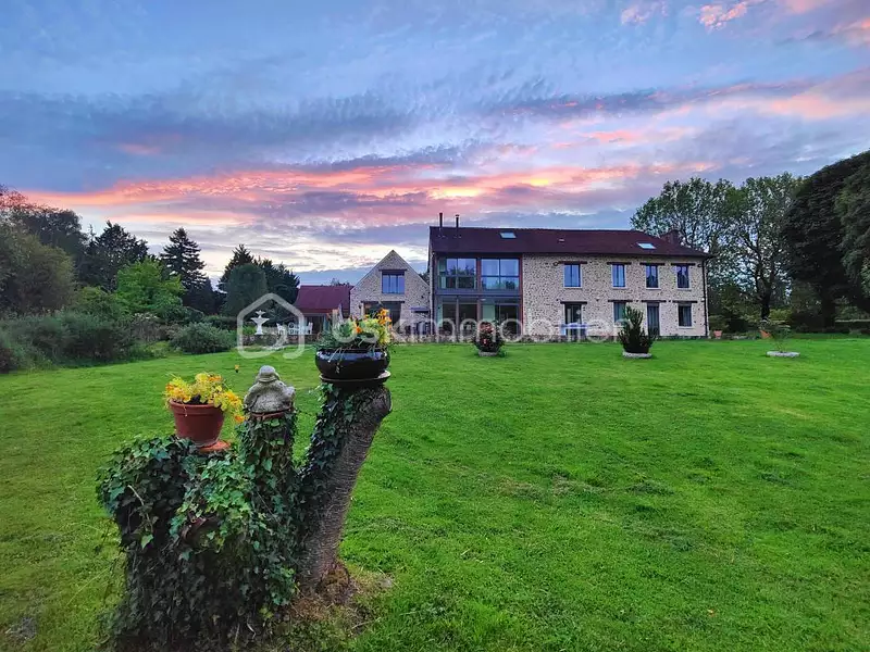 Maison, 785 m²