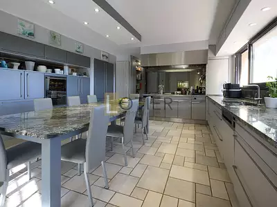 Maison, 320 m²