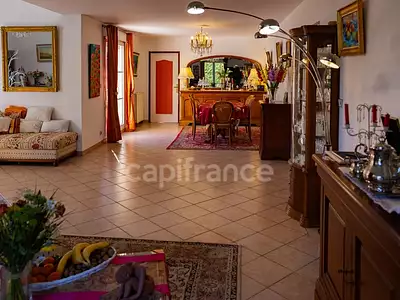 Maison, 250 m²