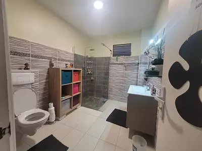 Maison, 247 m²