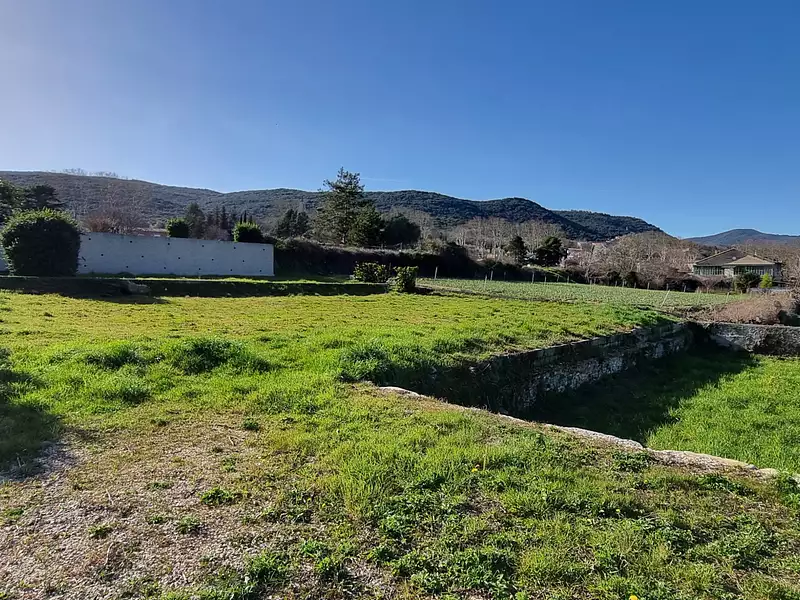 Terrain, 833 m²