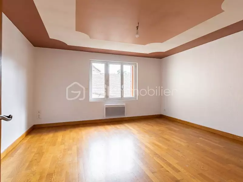 Immeuble, 240 m²