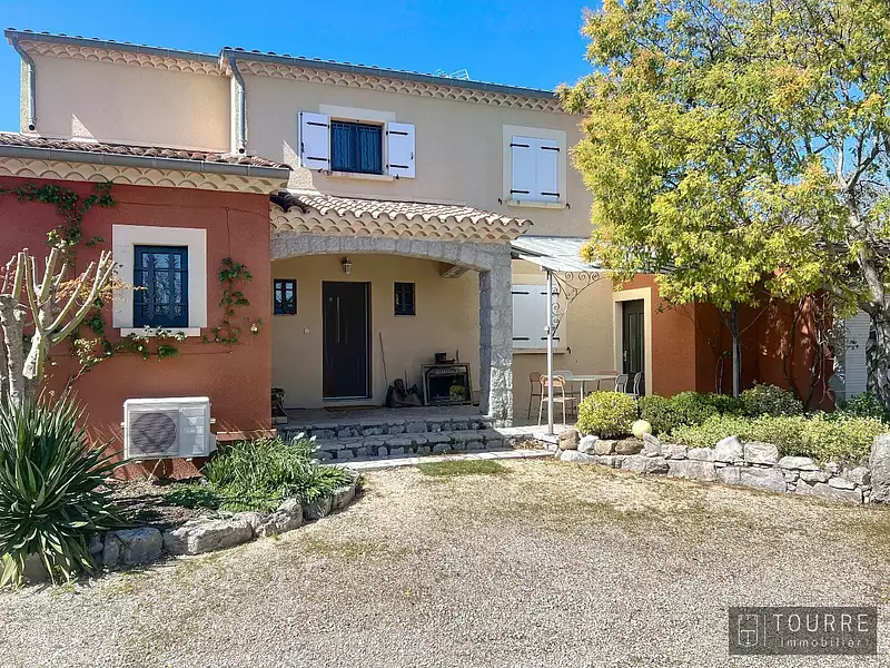 Maison, 240 m²