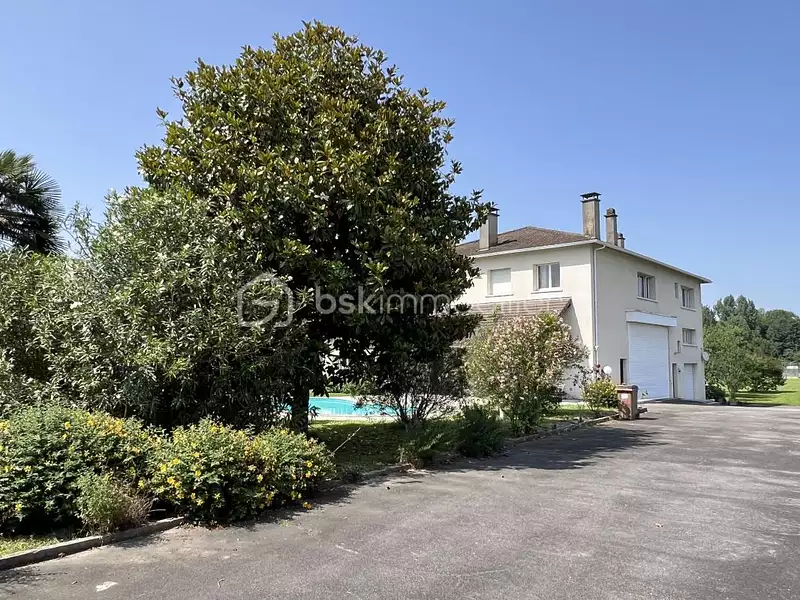 Maison, 282 m²