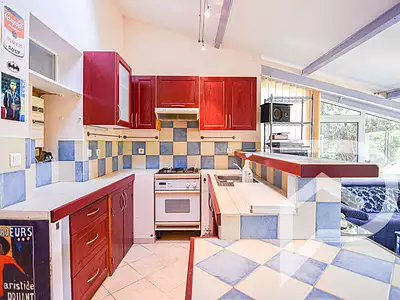 Maison, 242 m²