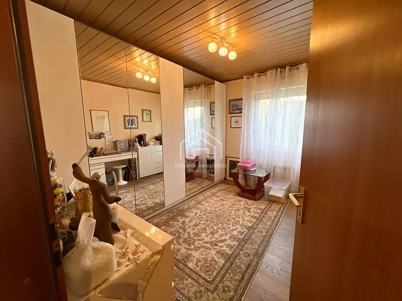 Maison, 196 m²