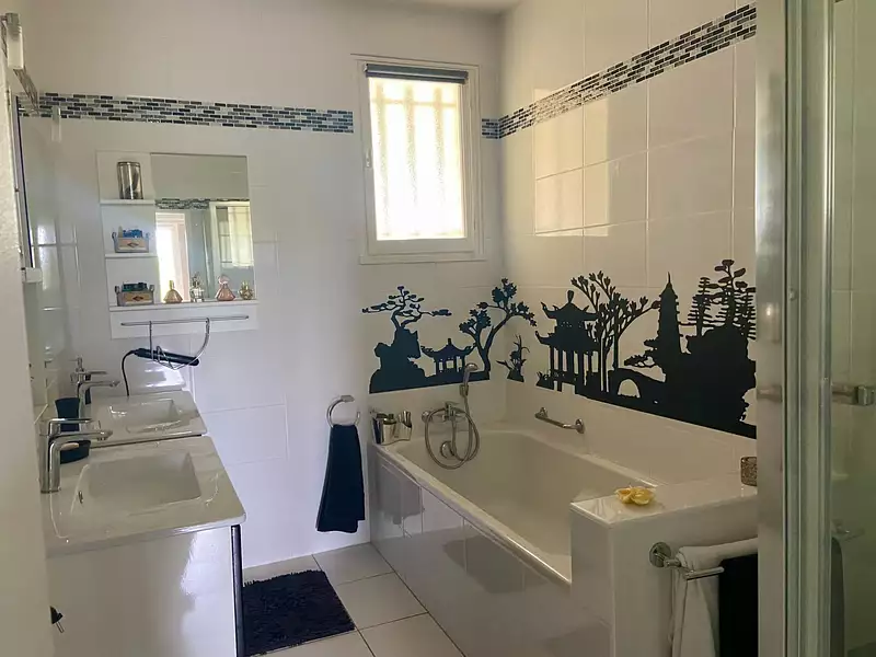 Maison, 215 m²