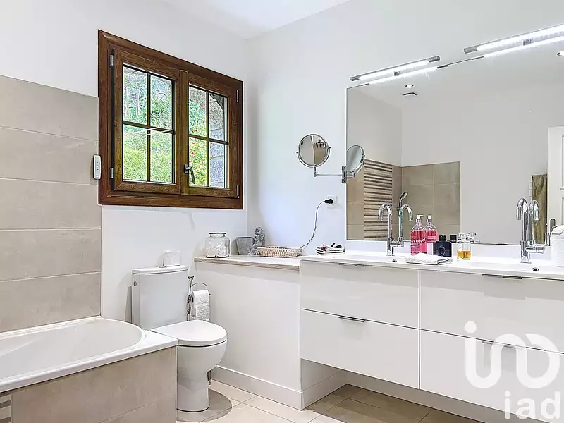 Maison, 223 m²