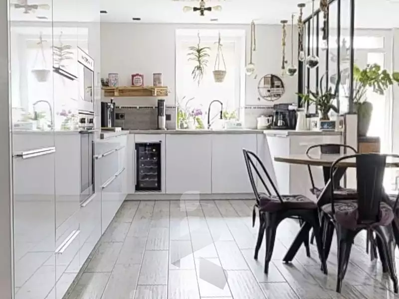 Maison, 220 m²