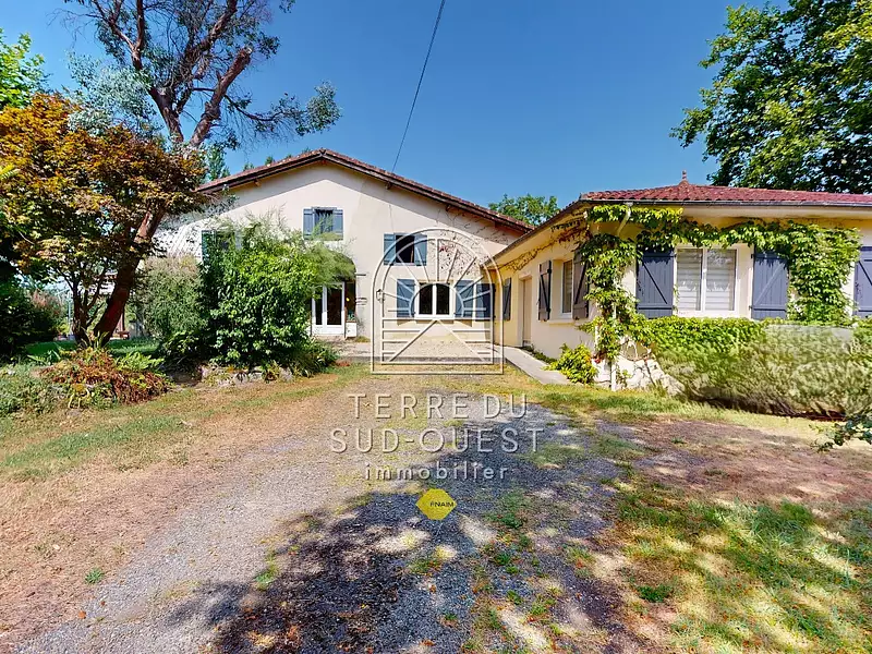Maison, 319 m²