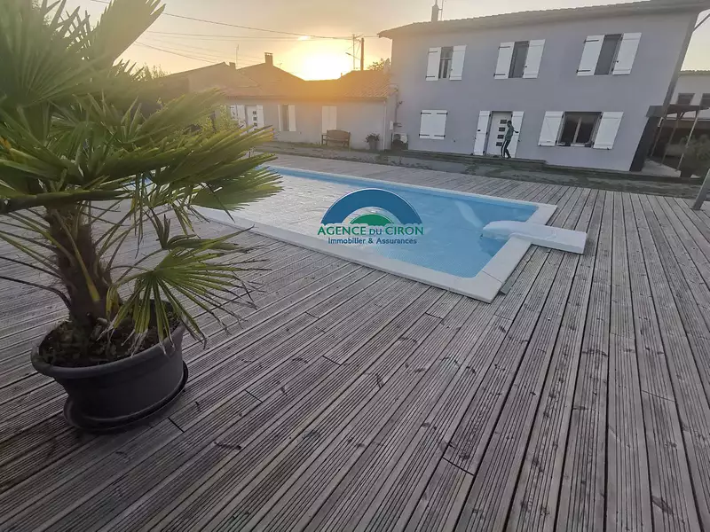 Maison, 260 m²