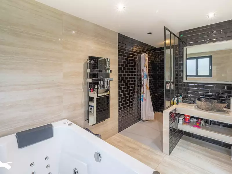 Maison, 345 m²