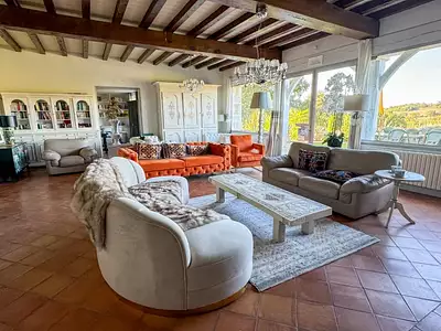 Maison, 557 m²