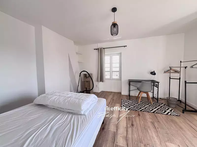 Maison, 240 m²