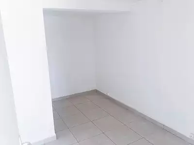 Divers, 60 m²