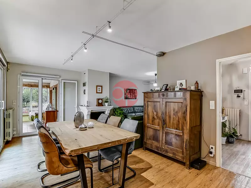 Maison, 166 m²