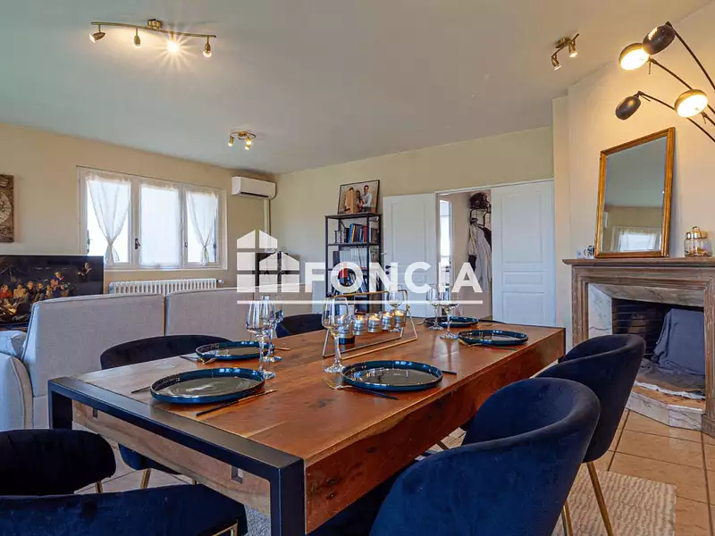 Maison, 225 m²