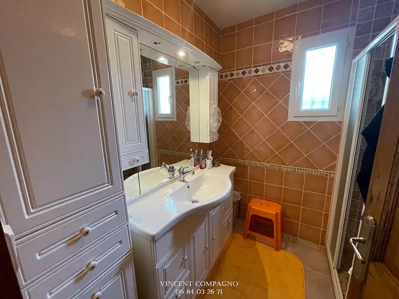 Maison, 220 m²