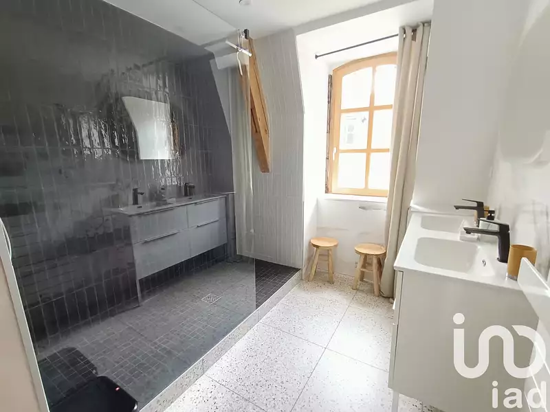 Immeuble, 180 m²