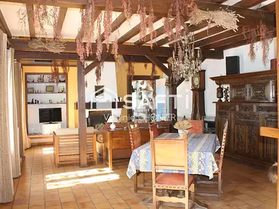 Maison, 204 m²
