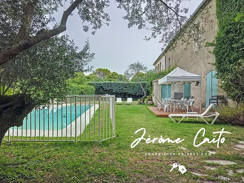 Maison, 858 m²