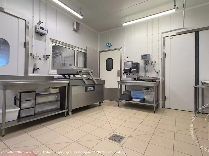 Divers, 3 000 m²